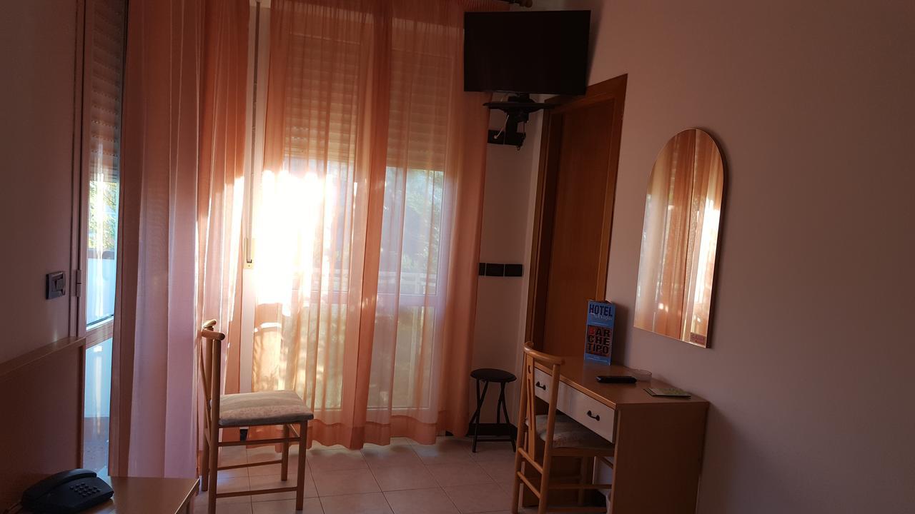 Hotel Patrizia Senigallia Szoba fotó