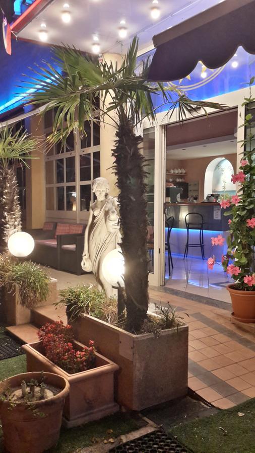 Hotel Patrizia Senigallia Kültér fotó