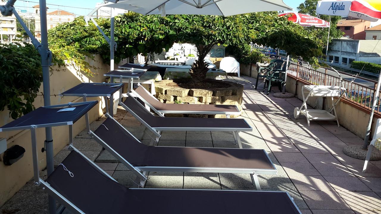 Hotel Patrizia Senigallia Kültér fotó